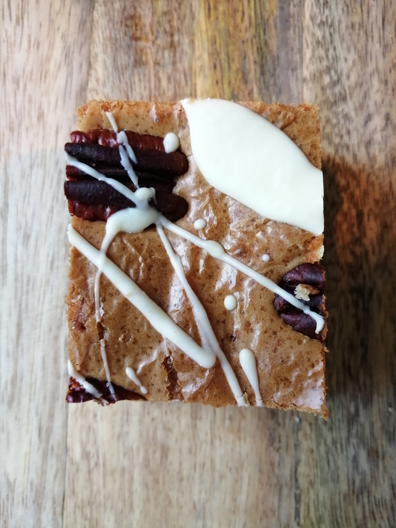 Blondies met witte chocola