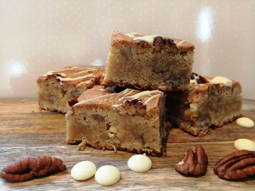 Blondies met witte chocola
