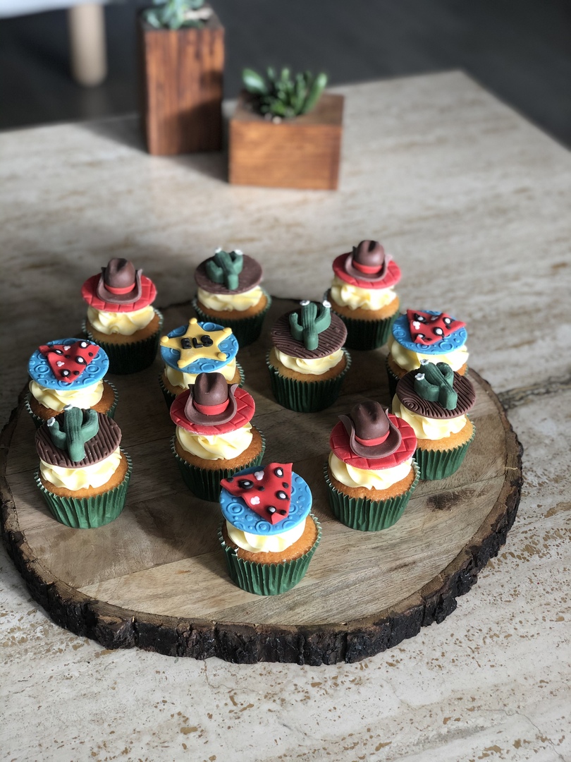 Cowboy cupcakes 