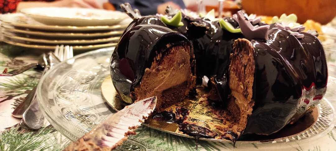 chocolademousse en hazelnoot praline cake