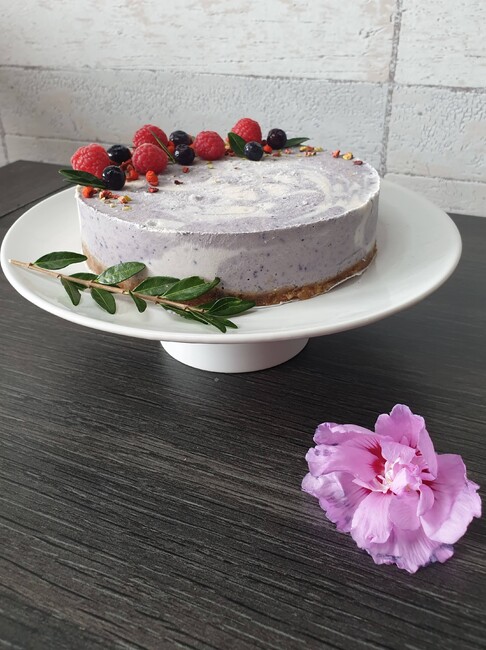 Cashew cake met blauwe bessen