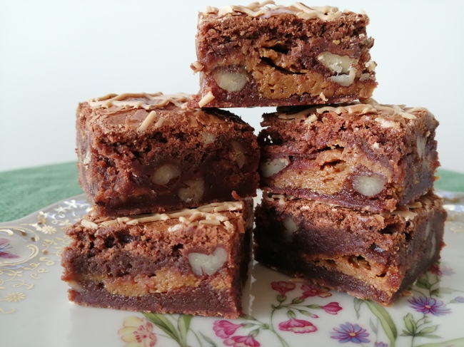 Blondies, brownies, fudge, millionaire shortbread enz