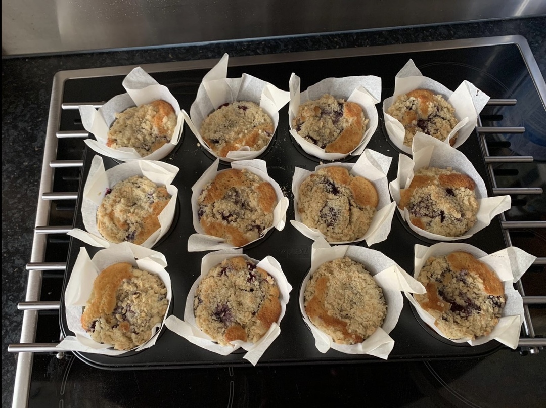 Blueberry crumble muffins