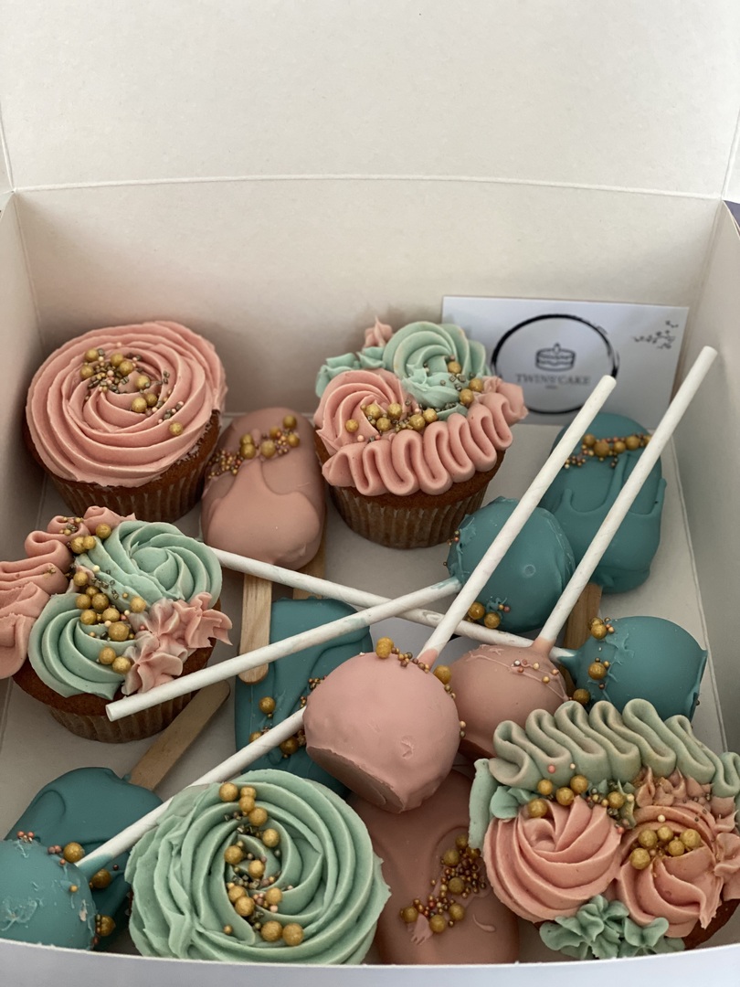 Gebakjes/ cake pops/ cupcakes