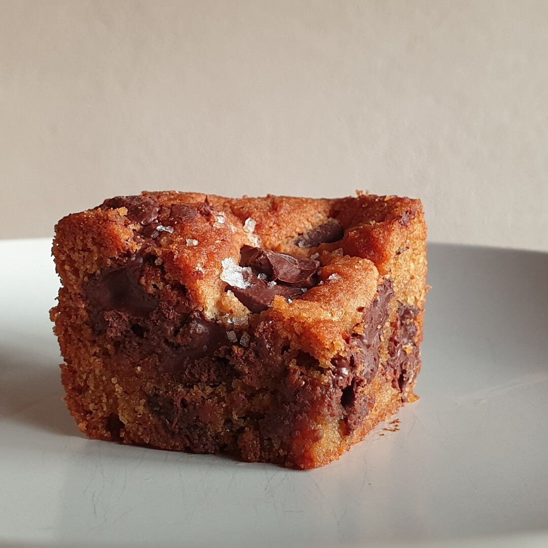 Miso Chocolate Cookie bars (vegan mogelijk)