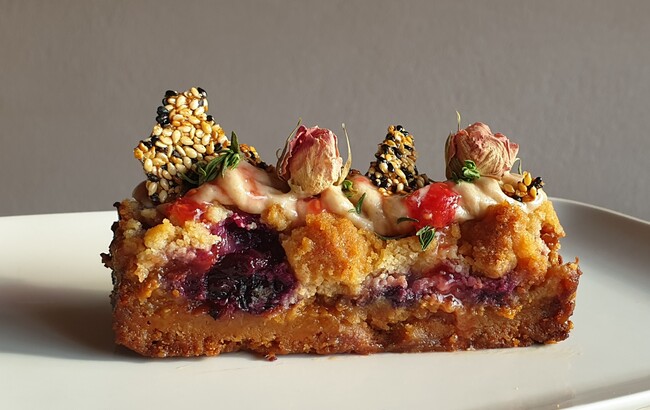 Tahini Fruit Crumble bars (vegan)