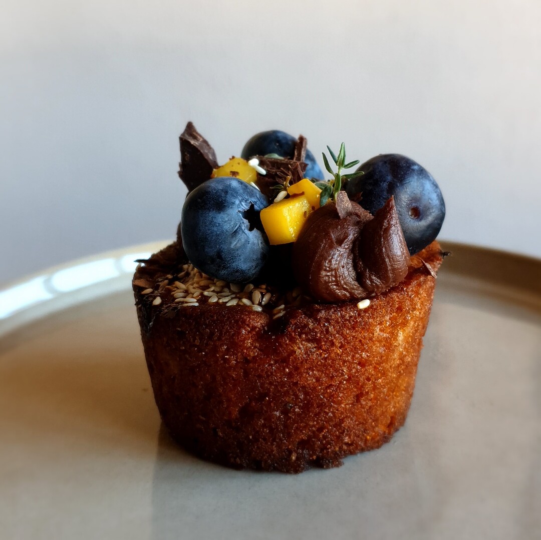 Mangocakes met een passievrucht swirl en chocolade ganache