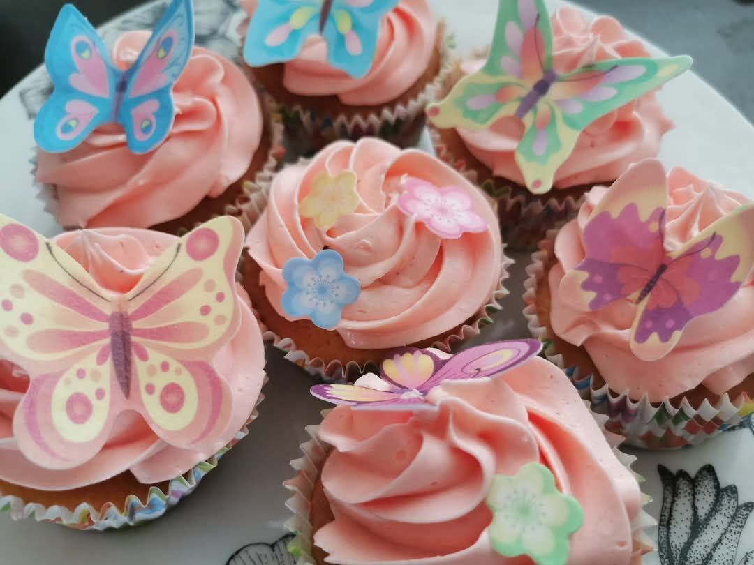 Naturel cupcakes met naturel botercrème