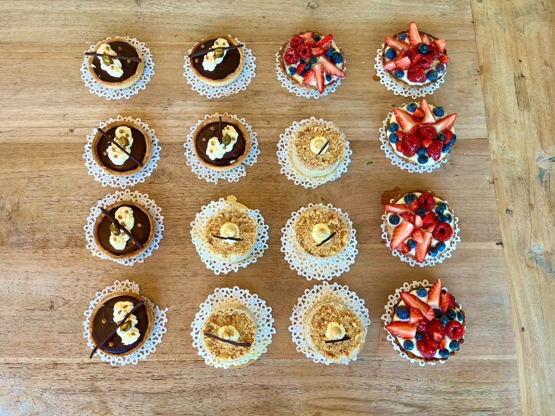 Feestelijke taarten en patisserie