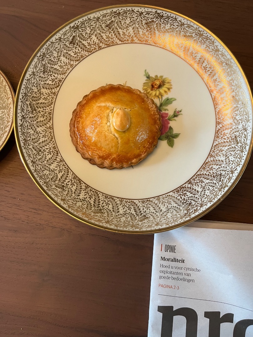 Roomboter gevulde koek